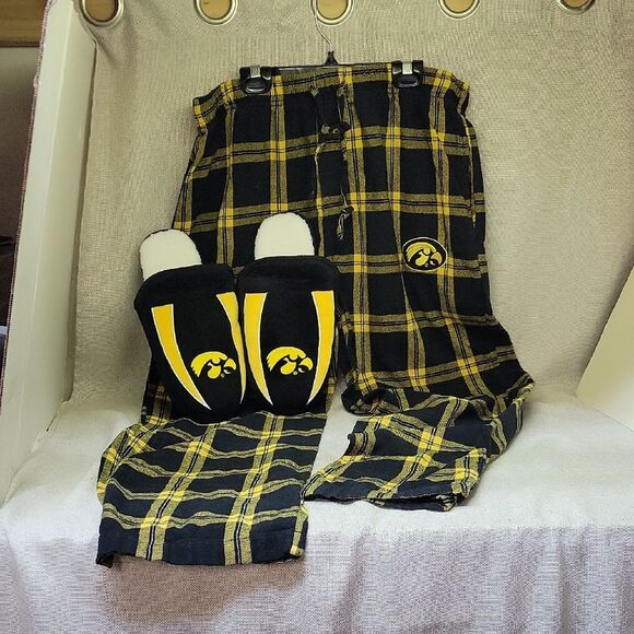 Iowa Hawkeyes Sleep Pants And Slippers Men's Size Large - Picture 1 of 12
